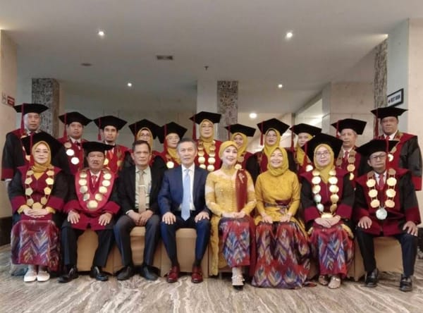 Wisuda Sarjana dan Pascasarjana Periode XXX Universitas Patompo Tahun 2025/2026